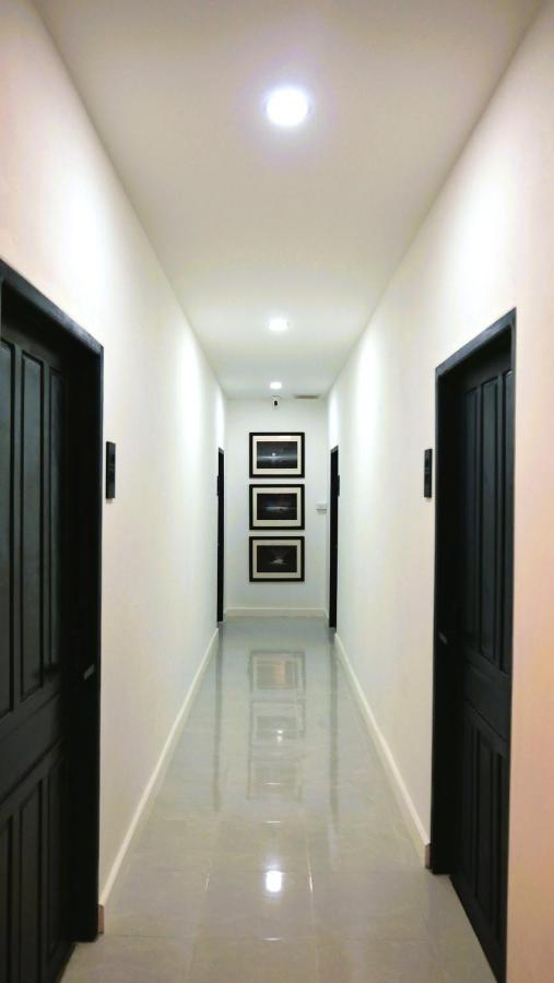 Midnight Blue Guesthouse Луанг Прабанг Екстериор снимка
