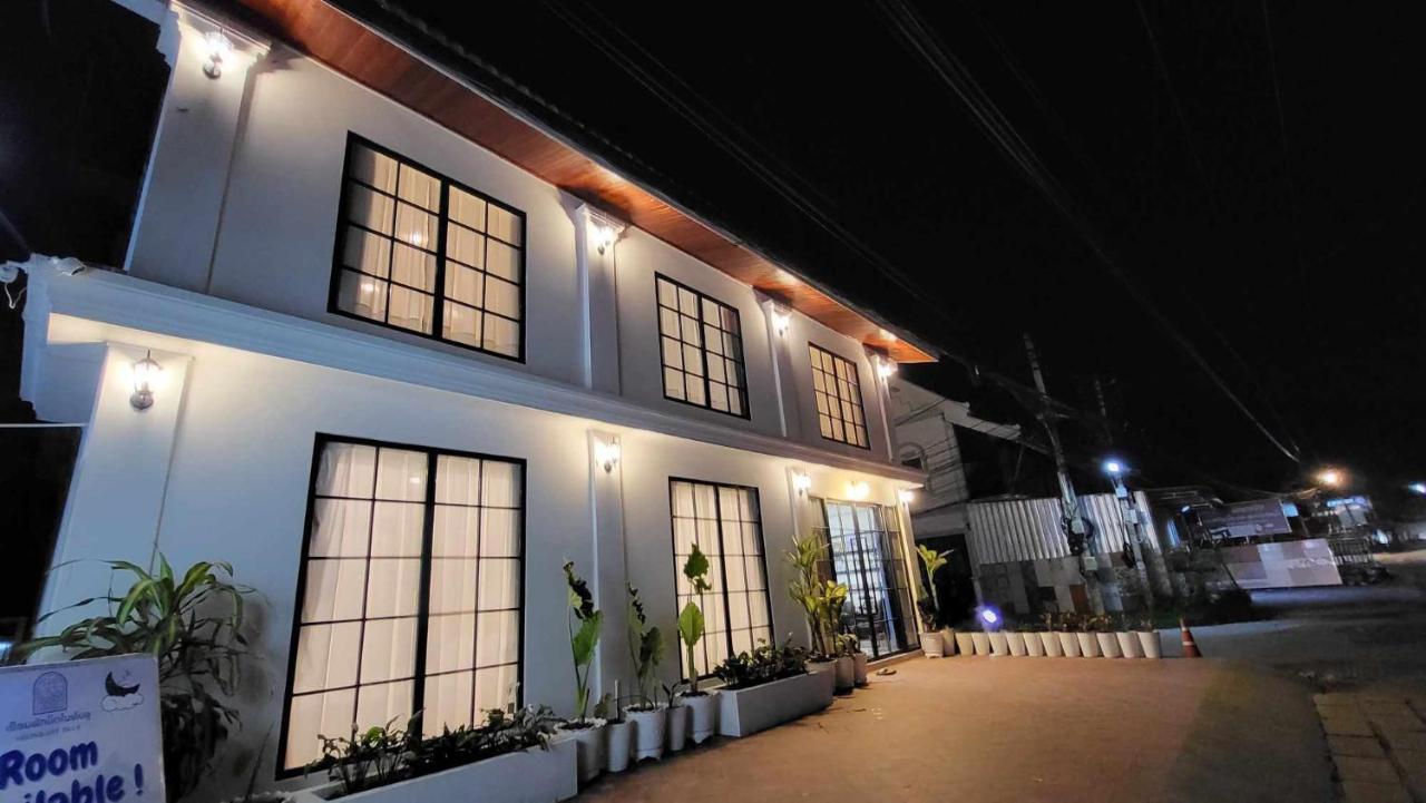 Midnight Blue Guesthouse Луанг Прабанг Екстериор снимка