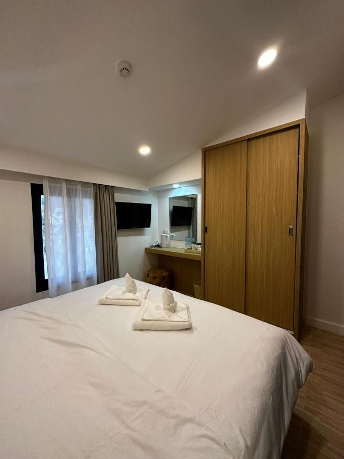 Midnight Blue Guesthouse Луанг Прабанг Екстериор снимка