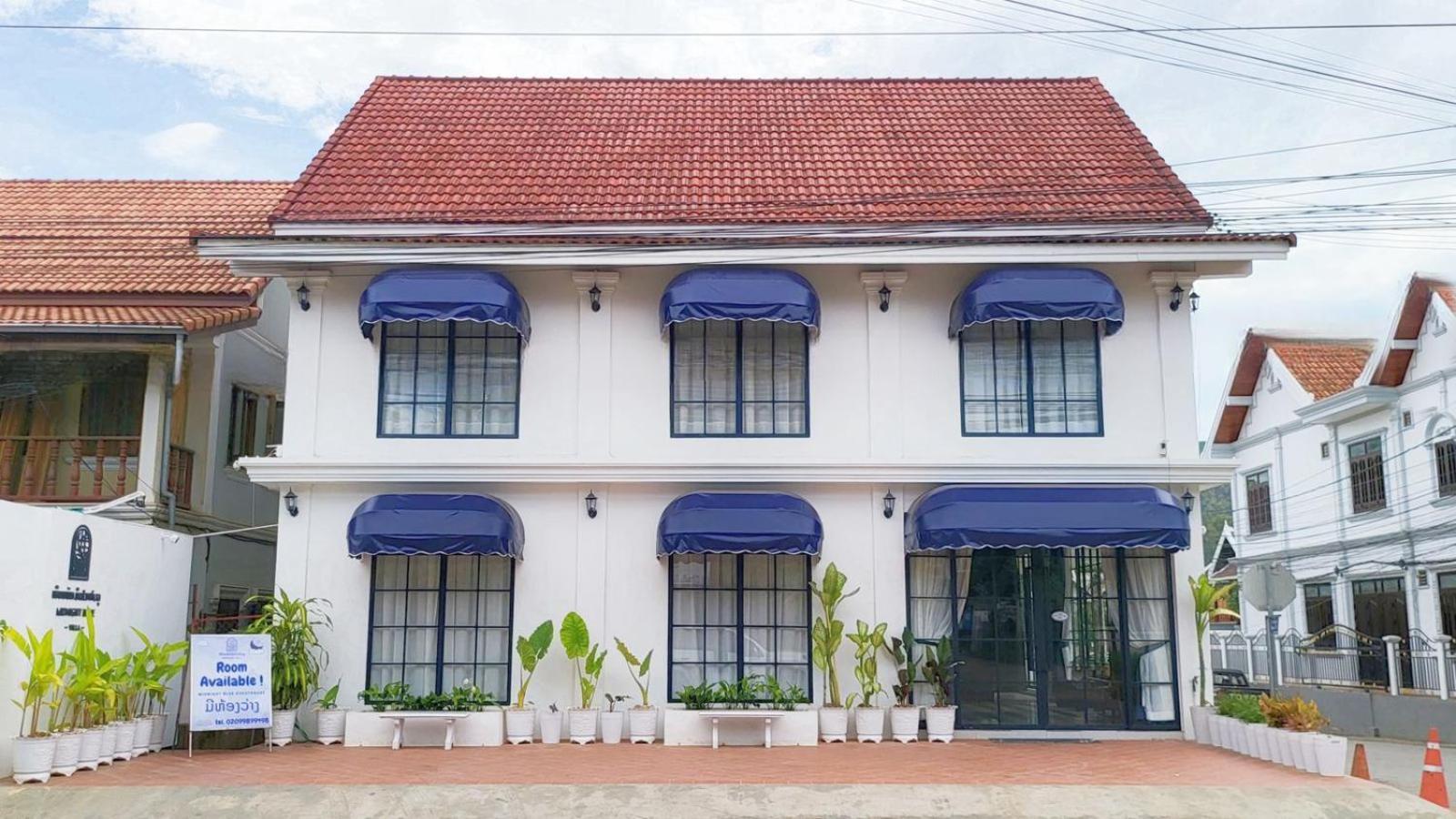 Midnight Blue Guesthouse Луанг Прабанг Екстериор снимка