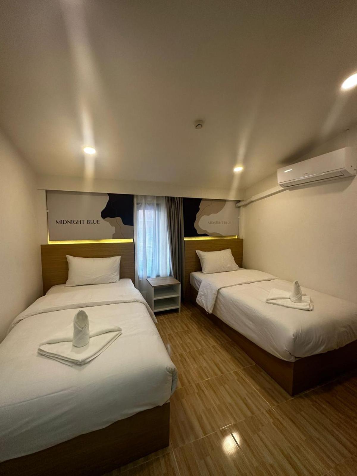 Midnight Blue Guesthouse Луанг Прабанг Екстериор снимка